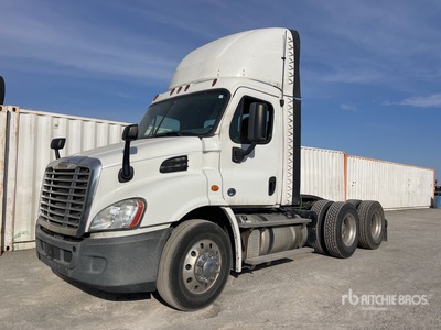 2017 Freightliner Cascadia 113 6x4 T/A Day Cab Truck Tractor
