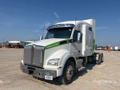 2022 Kenworth T880 6x2 CNG Hybrid T/A Sleeper Truck Tractor