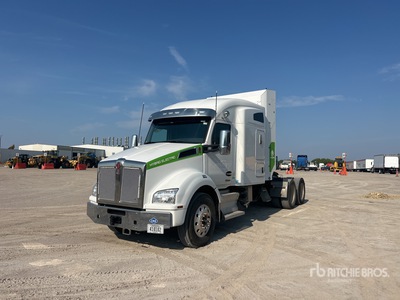 2022 Kenworth T880 6x2 T/A Sleeper Truck Tractor