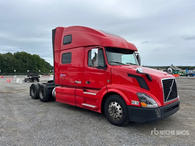 2016 Volvo VNL780 6x4 3- Achs Sattelzugmaschine mit Schlafkabine