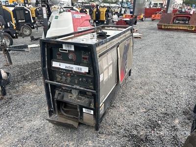 2014 Lincoln DX450 450 A Multi-Process Engine Driven Welder
