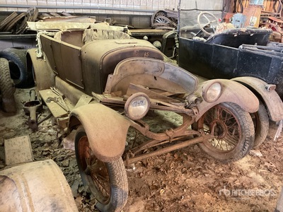 Ford Model T Antique Car سيارة كلاسيكية