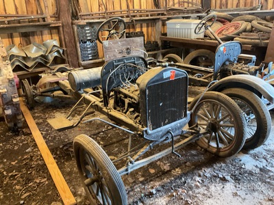 Ford Model T Antique Car سيارة كلاسيكية