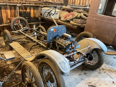 Ford Model T Antique Car سيارة كلاسيكية