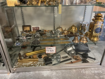 Quantity of misc antique car parts