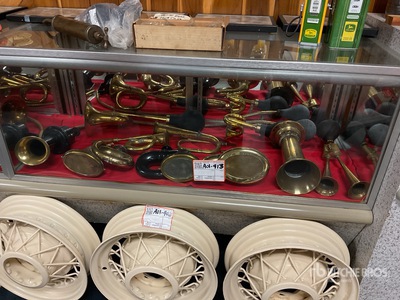 Quantity of antique brass horns