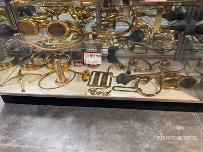 Quantity of antique brass horns