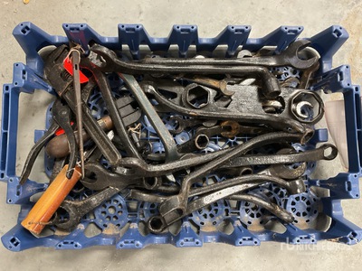 Quantity of antique tools