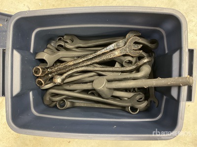 Quantity of antique tools
