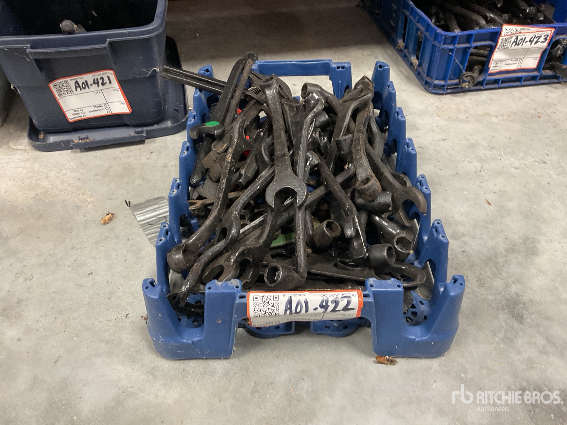 Quantity of antique tools