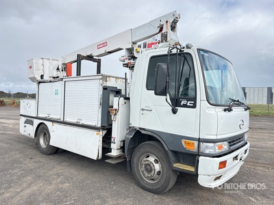 1999 Hino FC3J 4x2 w/ Altec AT30 9 m Camion nacelle