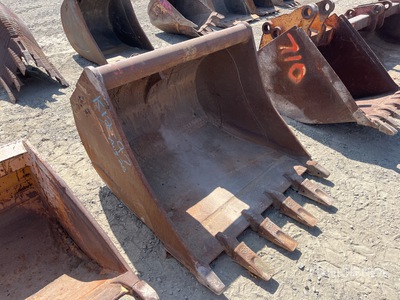48 in Digging Excavator Bucket