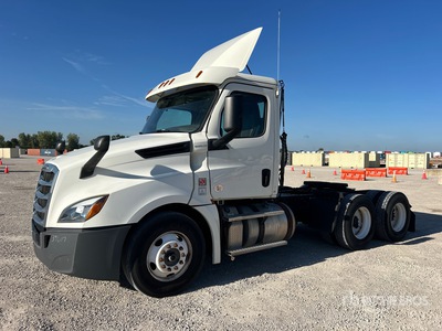 2018 Freightliner Cascadia 126 6x4 T/A Day Cab Truck Tractor