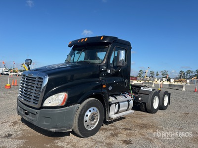 2016 Freightliner Cascadia 125 6x4 T/A Day Cab Truck Tractor