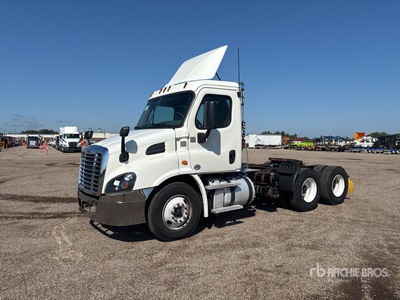 2018 Freightliner Cascadia 113 6x4 Ciągnik siodłowy T/A z kabiną dzienną
