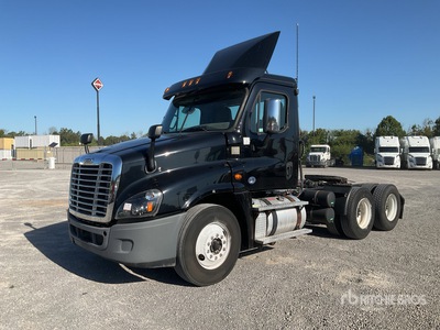 2018 Freightliner Cascadia 125 6x4 T/A Day Cab Truck Tractor