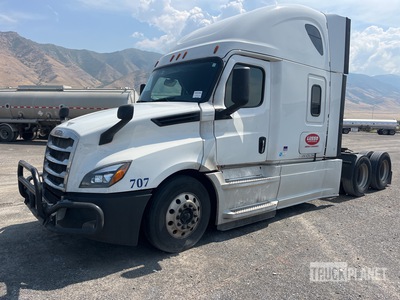2019 Freightliner Cascadia 6x4 T/A Sleeper Truck Tractor (Inoperable)