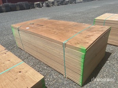 Quantity of (60) 1/2 in 4 ft x 8 ft DFP/CSP (No Stamp) Madera contrachapada (Unused)