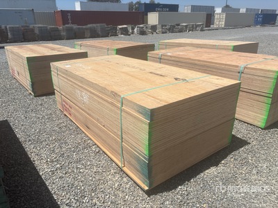 Quantity of (40) 3/4 in 4 ft x 8 ft DFP/CSP (No Stamp) Madera contrachapada (Unused)