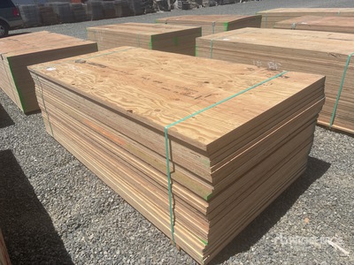 Quantity of (30) 1 in 4 ft x 8 ft DFP/CSP (No Stamp) Madera contrachapada (Unused)