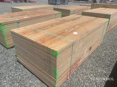 Quantity of (40) 3/4 in 4 ft x 8 ft DFP/CSP (No Stamp) Madera contrachapada (Unused)