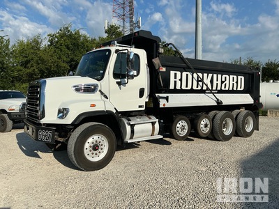 2020 Freightliner 108SD 10x4 Quad/A Camión dumper