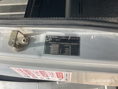 2005 Mercedes-Benz 2528 Camión recolector de residuos
