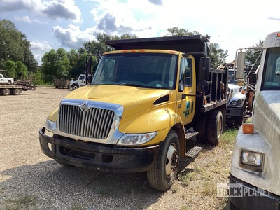 2004 International 4300 SBA 4X2 4x2 Wywrotka S/A