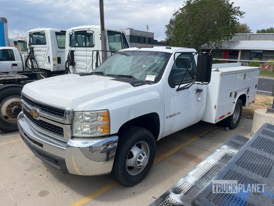 2009 Chevrolet 3500 HD 4x2 Utility Truck (Inoperable)