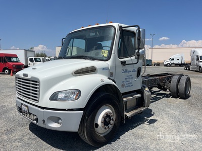 2020 Freightliner M2 106 4x2 Kabina i podwozie