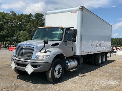 2015 International 4400 SBA 6x4 Van Truck