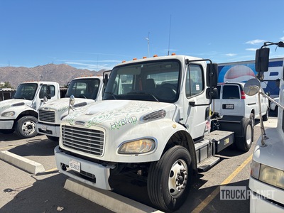 2011 Freightliner M2 Hybrid 4x2 S/A Day Cab Truck Tractor