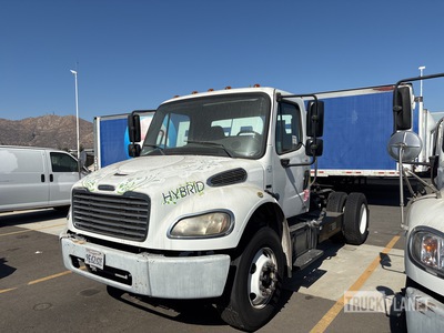 2011 Freightliner M2 Hybrid 4x2 S/A Day Cab Truck Tractor