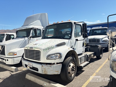 2011 Freightliner M2 Hybrid 4x2 S/A Day Cab Truck Tractor