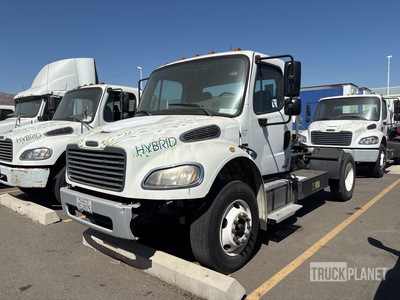 2011 Freightliner M2 Hybrid 4x2 S/A Day Cab Truck Tractor