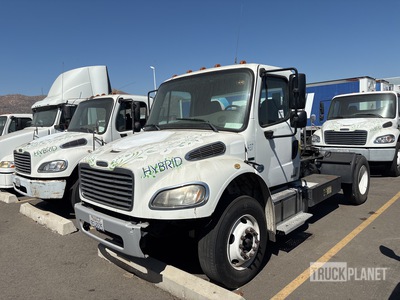 2011 Freightliner M2 Hybrid 4x2 S/A Day Cab Truck Tractor