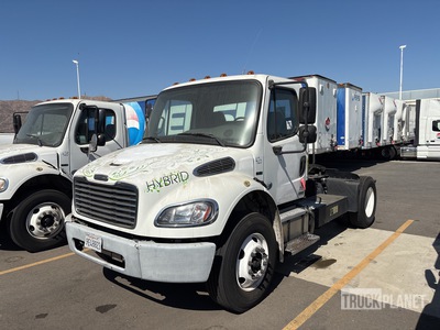 2011 Freightliner M2 Hybrid 4x2 S/A Day Cab Truck Tractor