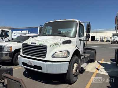 2011 Freightliner M2 Hybrid 4x2 S/A Day Cab Truck Tractor