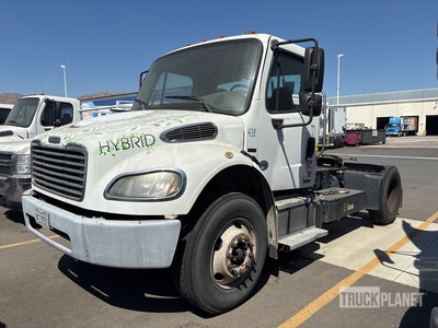 2011 Freightliner M2 Hybrid 4x2 S/A Day Cab Truck Tractor