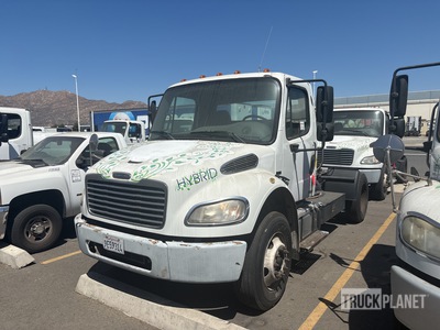 2011 Freightliner M2 Hybrid 4x2 S/A Day Cab Truck Tractor