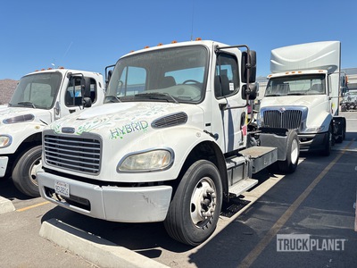 2011 Freightliner M2 Hybrid 4x2 S/A Day Cab Truck Tractor