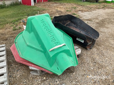 Quantity of Grain Auger Hoppers Divers
