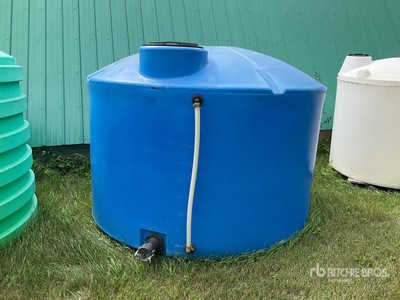 1200 gal Poly Water Tank
