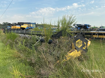 2010 New Holland 88C 30 ft Combine Header