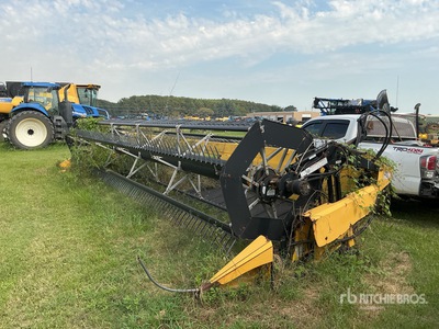 2010 New Holland 88C 30 ft Combine Header