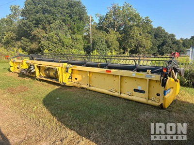 2015 New Holland 880C 35 ft Superflex Combine Header