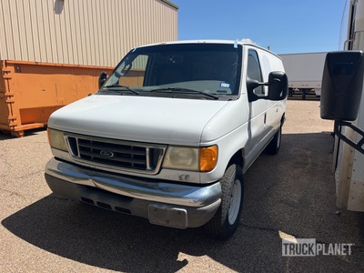2007 Ford E-150 4x2 Furgoneta de carga