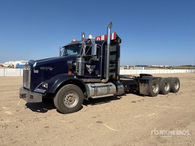 2015 Kenworth T800 8x6 Tri/A Day Cab Truck Tractor