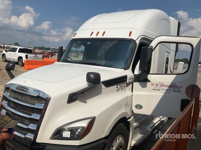2018 Freightliner Cascadia 126 T/A Sleeper Truck Tractor