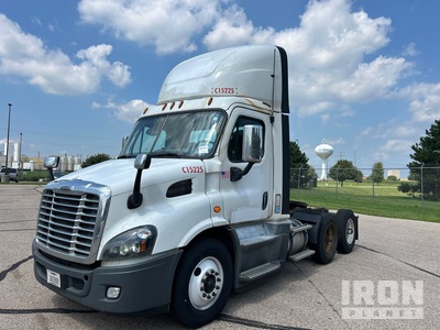 2018 Freightliner Cascadia 6x4 T/A Day Cab Truck Tractor